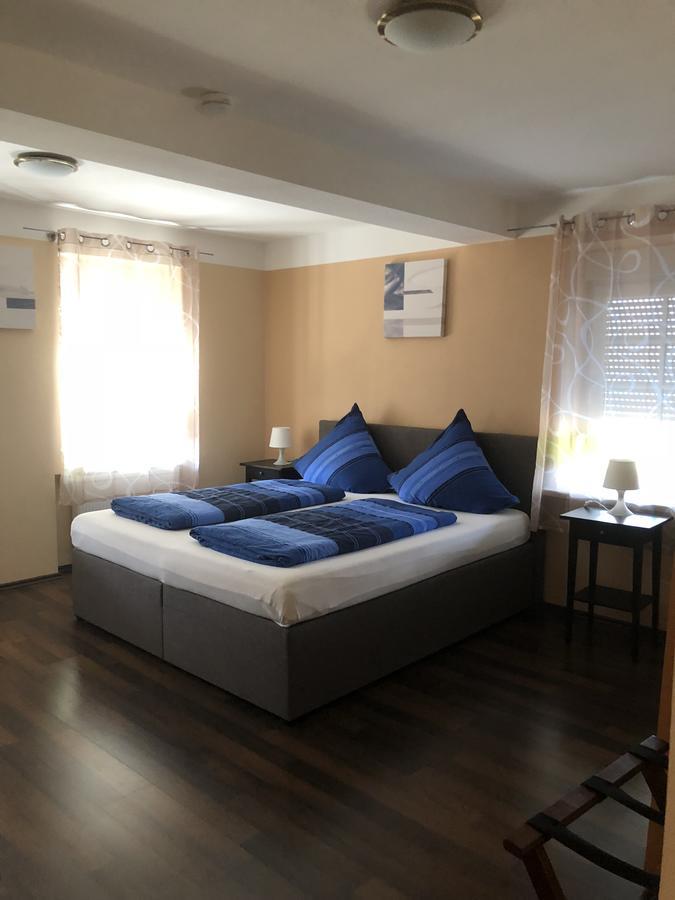 Village Hotel เลาเซนเฮาเซน ภายนอก รูปภาพ